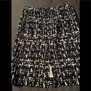 Michael Kors Black/White Stretch Skirt Size 10 Like New